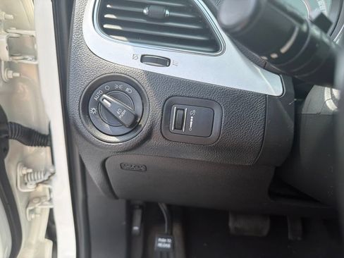 Used 2019 Dodge Journey SE w/ Connectivity Group FWD image 20