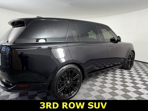 Used 2025 Land Rover Range Rover Long Wheelbase SE image 6