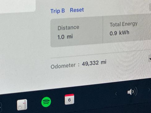 Used 2021 Tesla Model Y Performance image 25