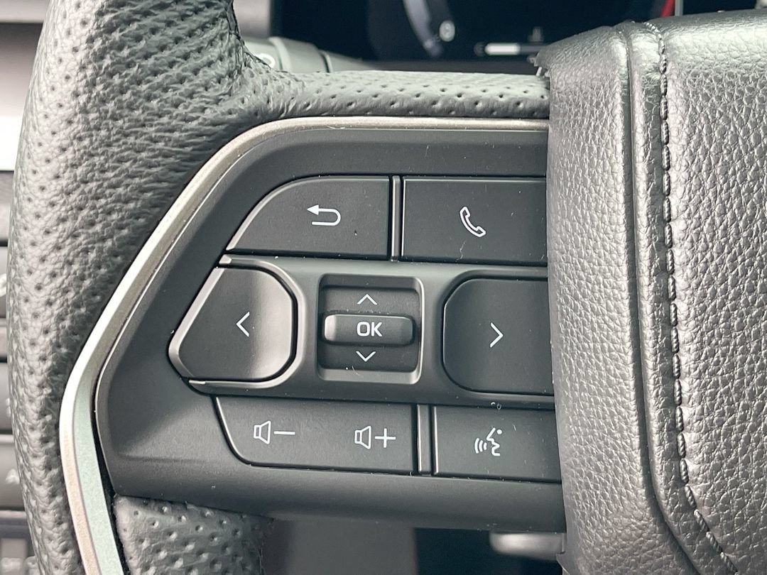 Used 2025 Toyota Tacoma TRD Sport w/ TRD Sport Premium Package AWD/4WD image 7
