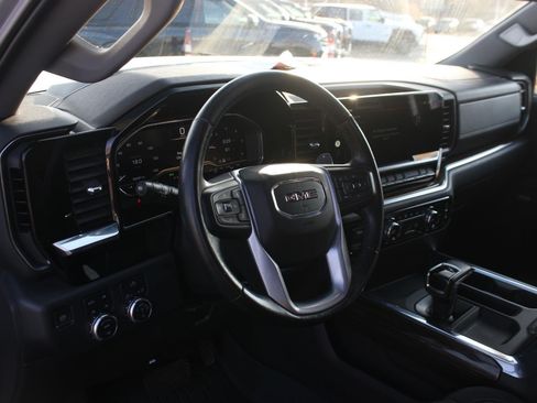 Used 2022 GMC Sierra 1500 Elevation w/ Preferred Package AWD/4WD image 17