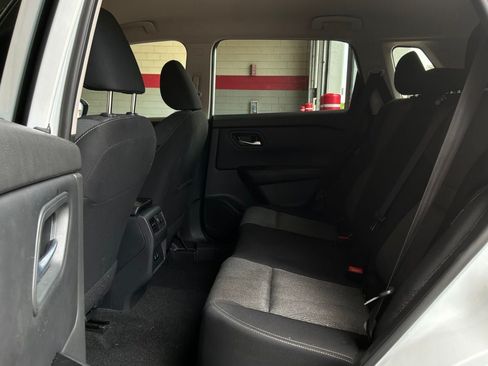 Used 2025 Nissan Rogue SV FWD image 12