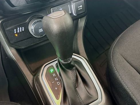 Used 2022 Jeep Renegade Latitude image 20