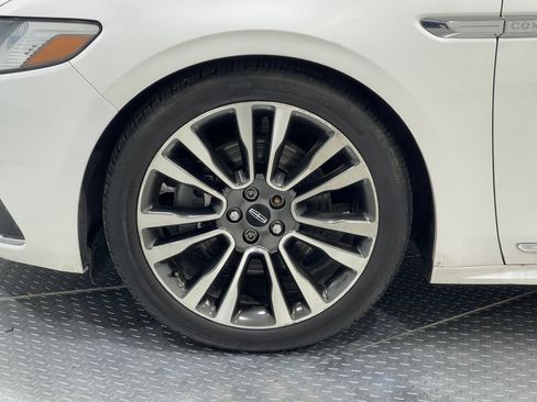 Used 2018 Lincoln Continental Select w/ Continental Climate Package AWD/4WD image 35