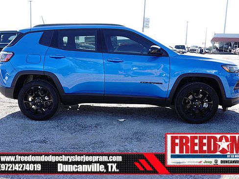 New 2026 Jeep Compass Latitude image 6