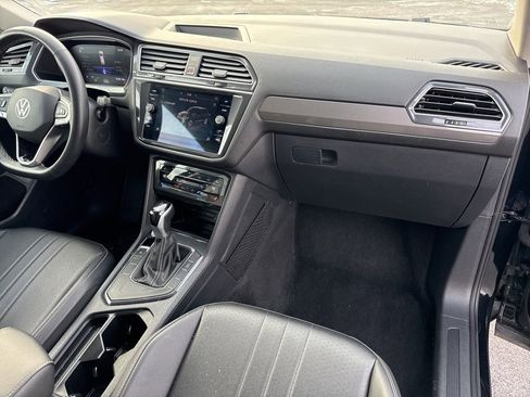 Used 2024 Volkswagen Tiguan SE image 18