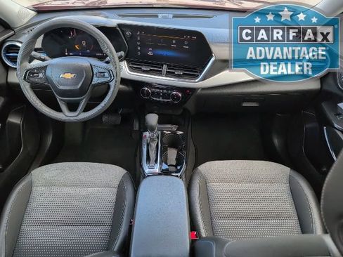 Certified 2025 Chevrolet Trax LT image 5