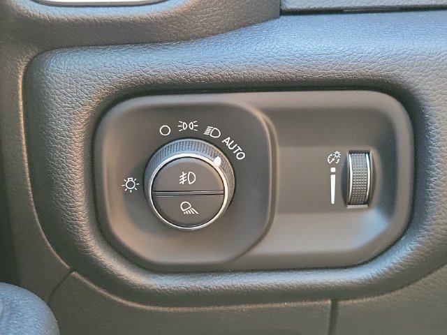 Used 2022 RAM 1500 Big Horn RWD image 28