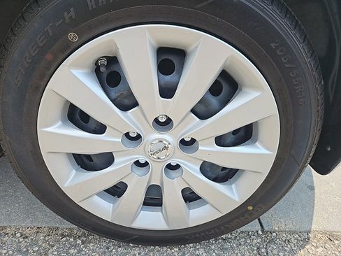 Used 2013 Nissan Leaf S image 22