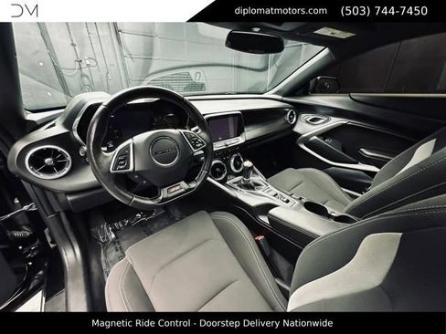Used 2018 Chevrolet Camaro SS RWD image 21