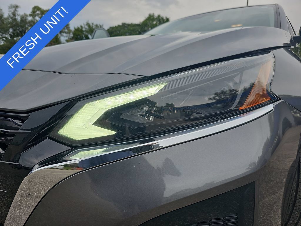 Used 2024 Nissan Altima 2.5 SV FWD image 29