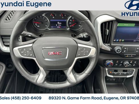 Used 2022 GMC Terrain SLT image 21