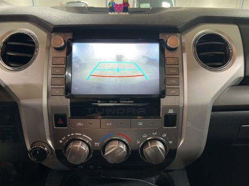 Used 2020 Toyota Tundra SR5 w/ SR5 Convenience Package image 9