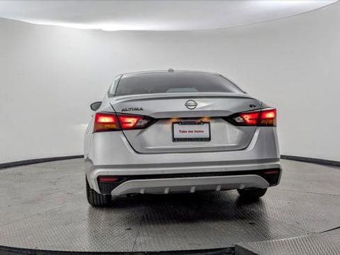 Used 2024 Nissan Altima 2.5 SV image 7