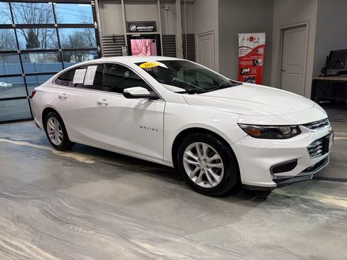 Used 2017 Chevrolet Malibu LT image 25