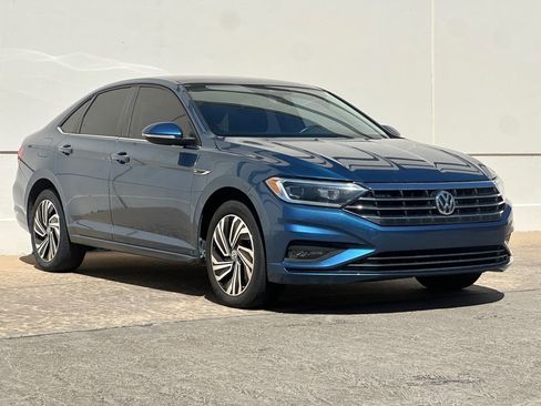Used 2020 Volkswagen Jetta SEL Premium image 6
