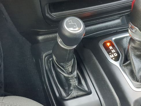 Used 2022 Jeep Wrangler Sport AWD/4WD image 21