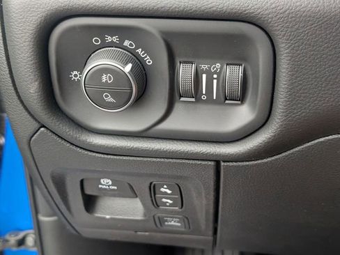 New 2026 RAM 1500 4x4 Crew Cab image 13