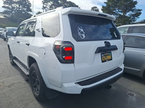 Used 2022 Toyota 4Runner TRD Off-Road Premium w/ Moonroof Package image 4