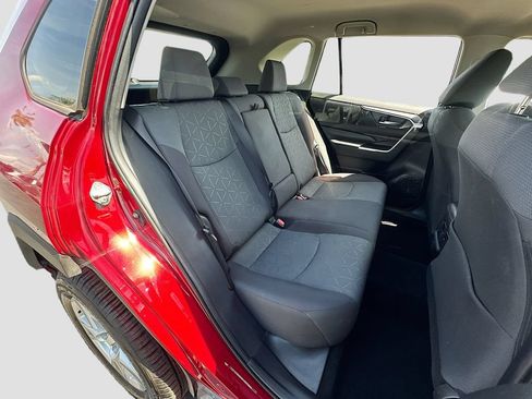 Used 2020 Toyota RAV4 XLE FWD image 24
