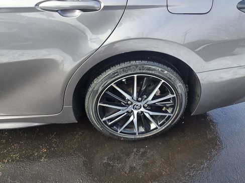 Used 2024 Toyota Camry SE image 4