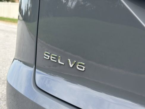 Used 2023 Volkswagen Atlas Cross Sport SEL R-Line image 15