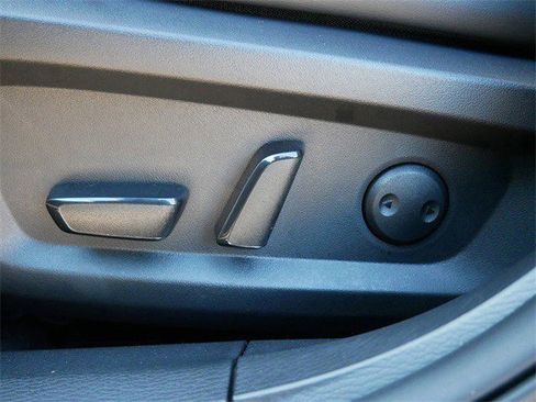 Used 2025 Mitsubishi Outlander SE image 16