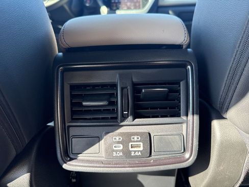 Used 2025 Subaru Forester Limited image 27
