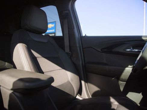 Used 2022 Chevrolet TrailBlazer RS w/ Technology Package FWD image 25