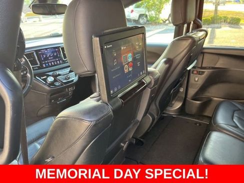 Used 2020 Chrysler Pacifica Touring-L FWD image 12