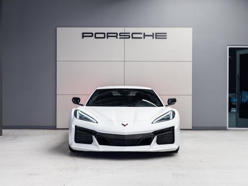 Used 2025 Chevrolet Corvette Z06 w/ Battery Protection Package image 10