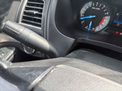 Used 2018 Ford Explorer XLT image 44