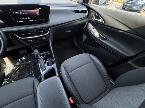 Used 2025 Buick Encore GX Preferred FWD image 35