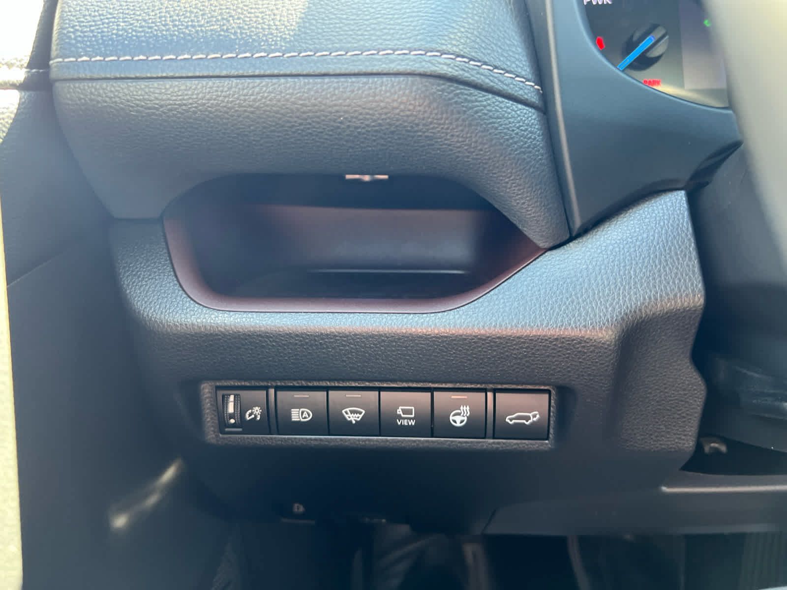 Used 2020 Toyota RAV4 Limited AWD/4WD image 16