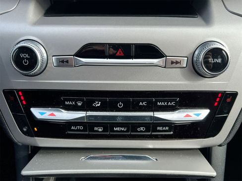 Used 2023 Ford Explorer XLT w/ Equipment Group 202A image 28