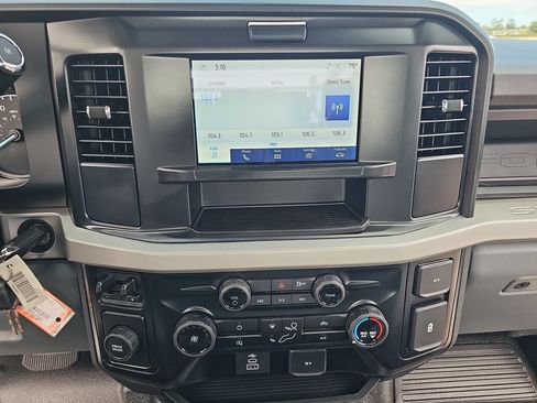 New 2026 Ford F250 XL w/ XL Chrome Package RWD image 19