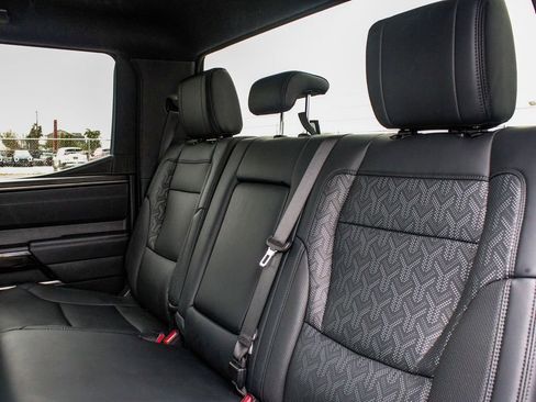 Used 2025 Toyota Tundra Limited image 32