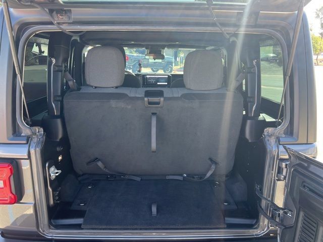 Used 2024 Jeep Wrangler Rubicon w/ Safety Group AWD/4WD image 16