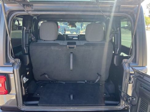 Used 2024 Jeep Wrangler Rubicon w/ Safety Group AWD/4WD image 16