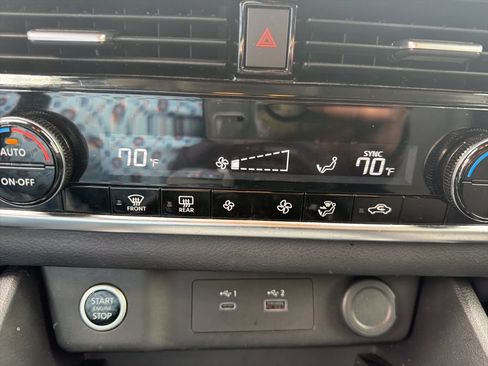 Used 2023 Nissan Rogue SV image 14