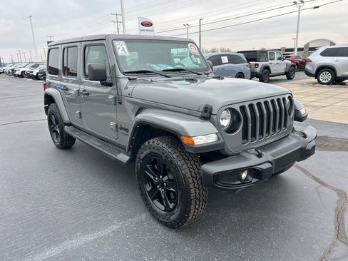 Used 2021 Jeep Wrangler Unlimited Sahara image 21