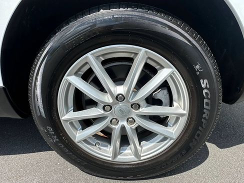 Used 2017 Land Rover Range Rover Sport SE AWD/4WD image 14