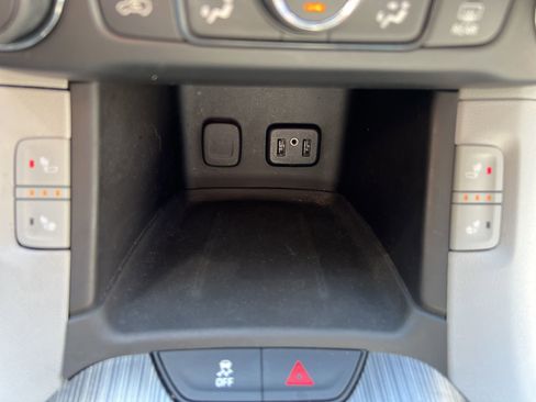 Used 2019 GMC Acadia SLT image 34