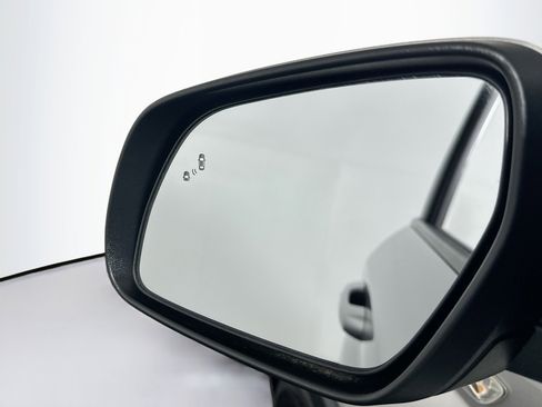 Used 2024 Hyundai Venue SEL image 16