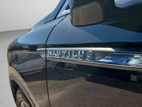 Used 2021 Lincoln Nautilus Reserve image 34