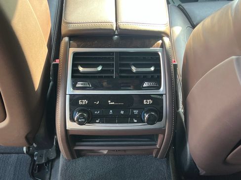 Used 2022 BMW 750i xDrive w/ Executive Package AWD/4WD image 21