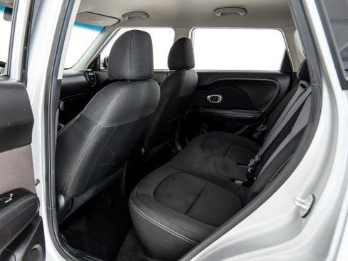 Used 2017 Kia Soul + image 31