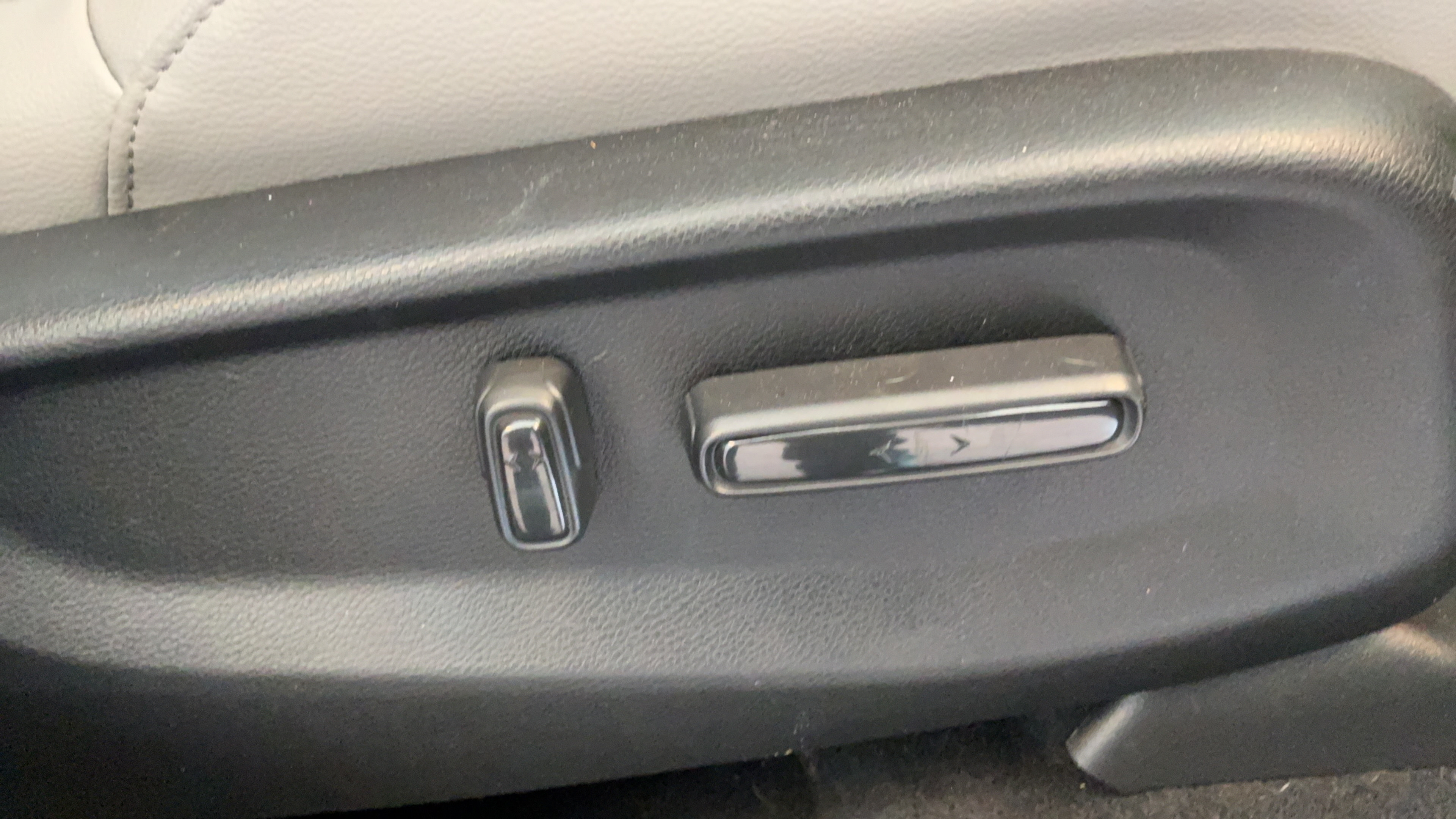 Used 2020 Honda CR-V Touring image 37