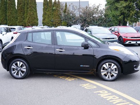 Used 2017 Nissan Leaf SL w/ Premium Package image 5