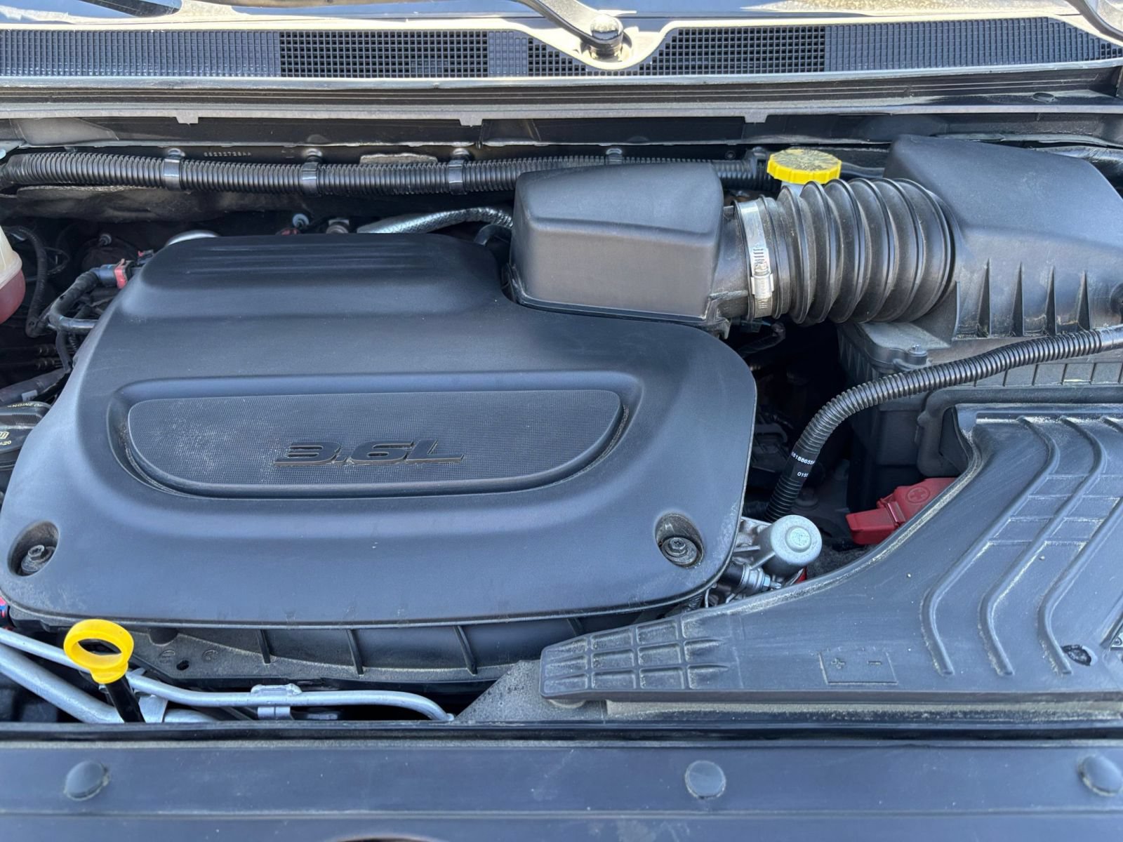 Used 2025 Chrysler Pacifica Limited FWD image 36